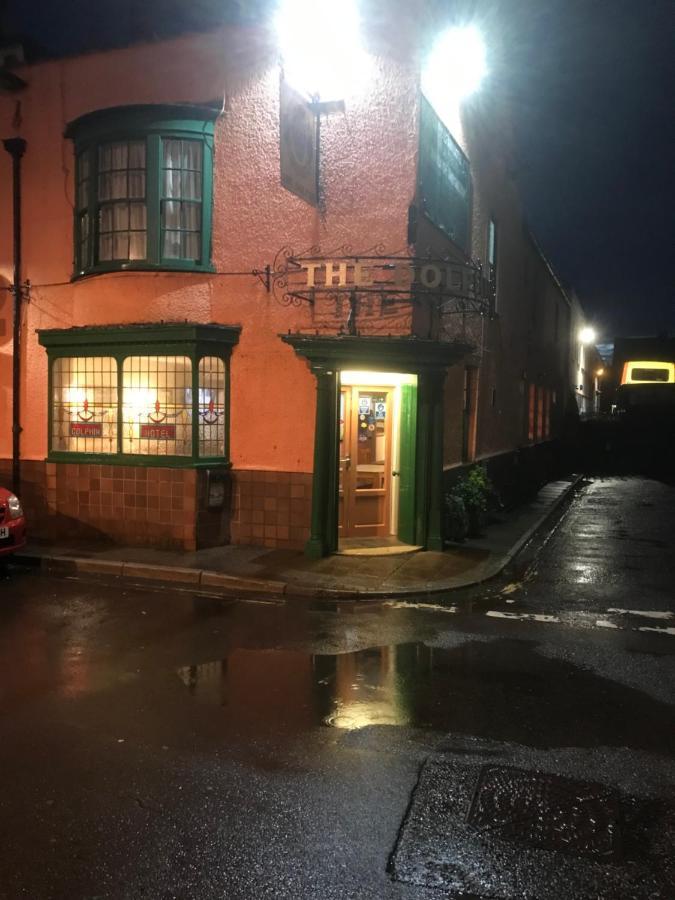 Hotel Dolphin Public House